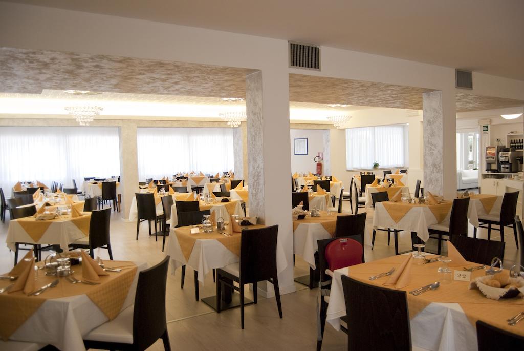 Hotel Old River لينانو سابيادورو المظهر الخارجي الصورة